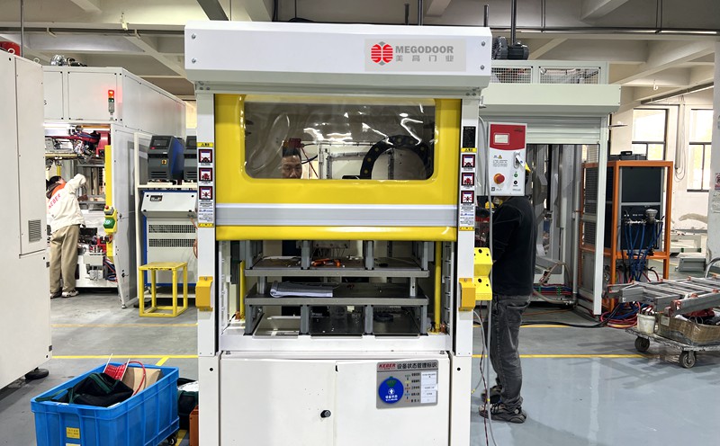 機器人設(shè)備防護快速門：高效、安全的工業(yè)解決方案插圖1